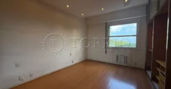 Apartamento à Venda em Ipanema com 157 m², 3 Quartos, 2 Vagas e Sol da Manhã