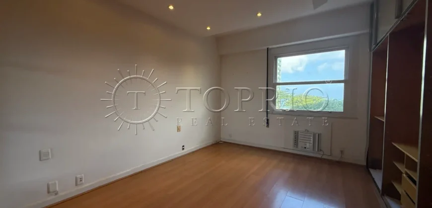 Apartamento à Venda em Ipanema com 157 m², 3 Quartos, 2 Vagas e Sol da Manhã