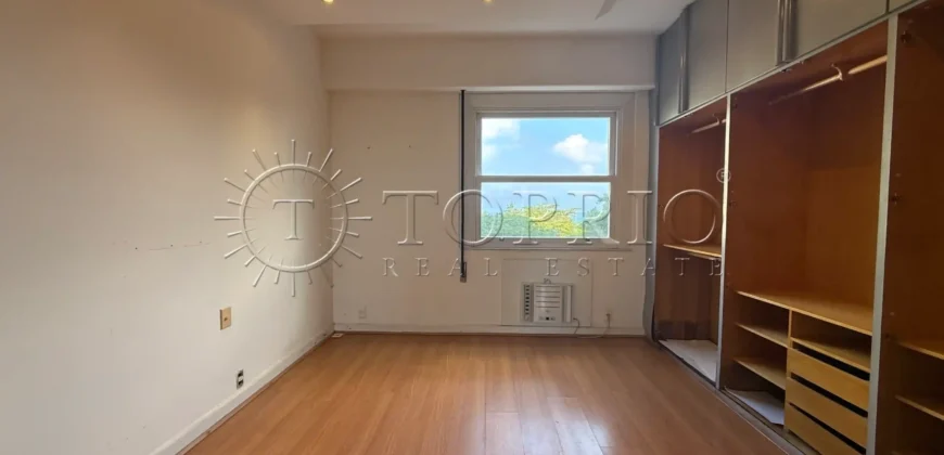 Apartamento à Venda em Ipanema com 157 m², 3 Quartos, 2 Vagas e Sol da Manhã