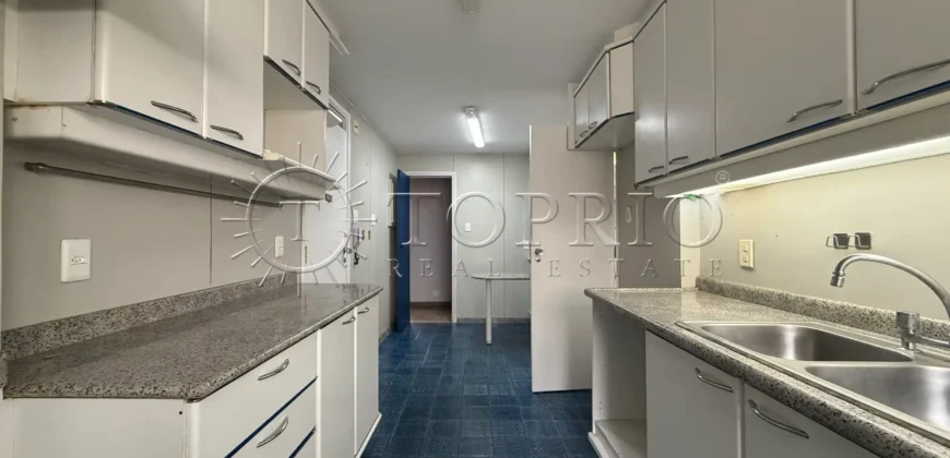 Apartamento à Venda em Ipanema com 157 m², 3 Quartos, 2 Vagas e Sol da Manhã