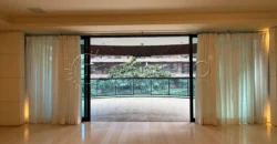 Apartamento à Venda no Leblon com 209 m², Varandão e 3 Vagas