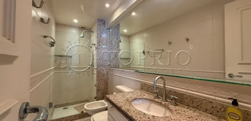 Apartamento à Venda no Leblon com 209 m², Varandão e 3 Vagas