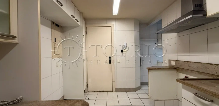Apartamento à Venda no Leblon com 209 m², Varandão e 3 Vagas