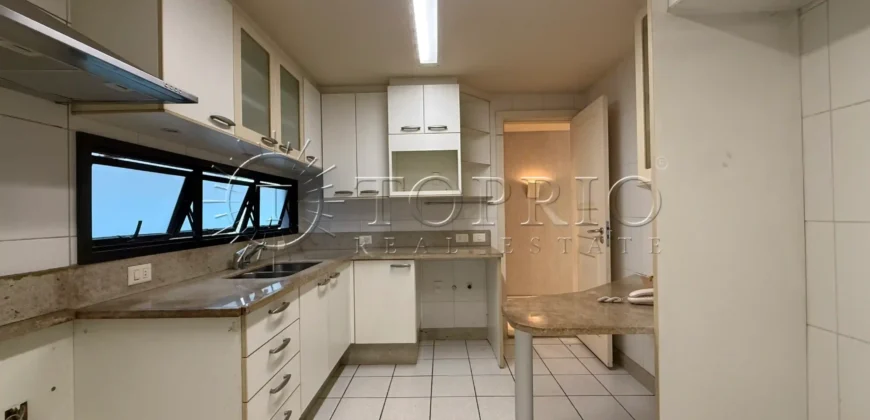 Apartamento à Venda no Leblon com 209 m², Varandão e 3 Vagas