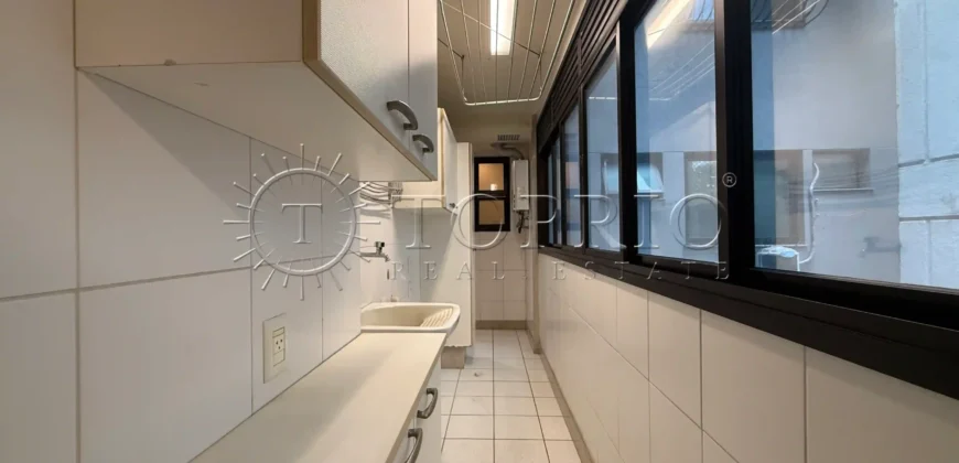 Apartamento à Venda no Leblon com 209 m², Varandão e 3 Vagas
