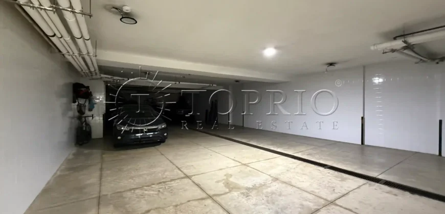 Apartamento à Venda no Leblon com 209 m², Varandão e 3 Vagas