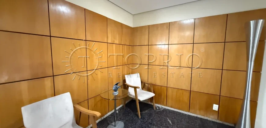 Apartamento à Venda no Leblon com 209 m², Varandão e 3 Vagas