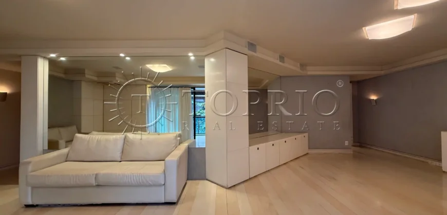Apartamento à Venda no Leblon com 209 m², Varandão e 3 Vagas