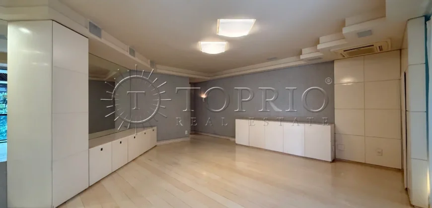 Apartamento à Venda no Leblon com 209 m², Varandão e 3 Vagas