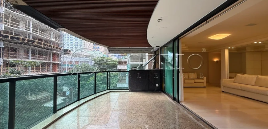Apartamento à Venda no Leblon com 209 m², Varandão e 3 Vagas
