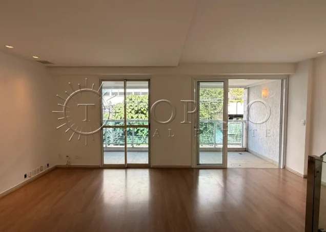 Cobertura Duplex à Venda no Leblon com 176 m², Piscina e 3 Vagas
