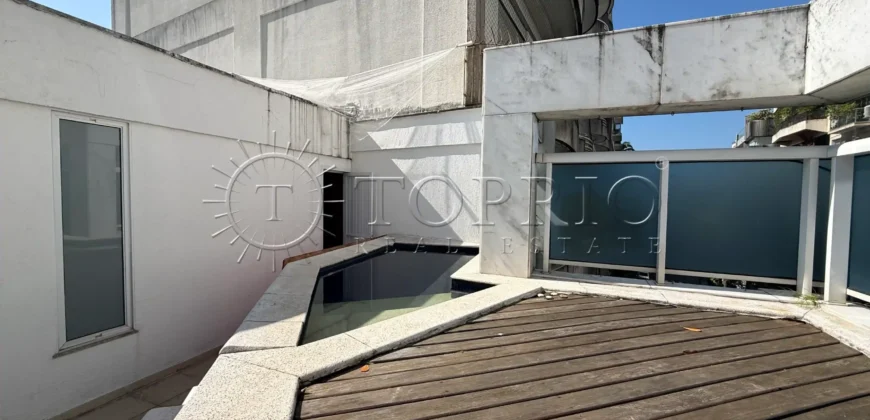 Cobertura Duplex à Venda no Leblon com 176 m², Piscina e 3 Vagas
