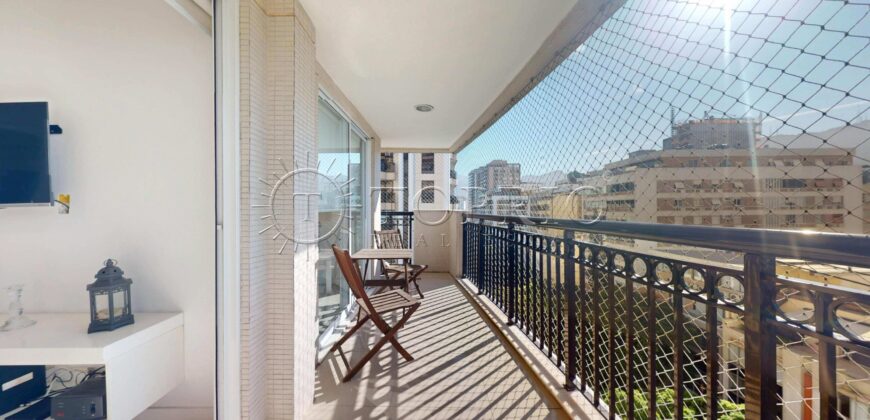 Apartamento à Venda em Ipanema com 86m², 2 Suítes e Vista Lateral para o Mar