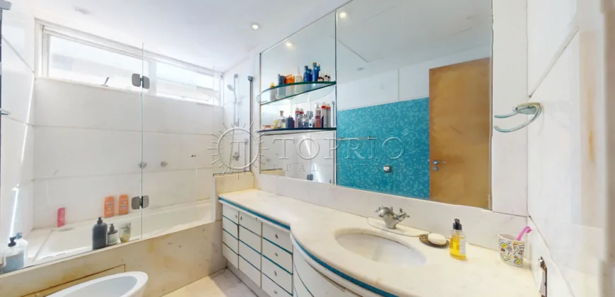 Apartamento linear de 322 m² à venda na Avenida Vieira Souto, em Ipanema,