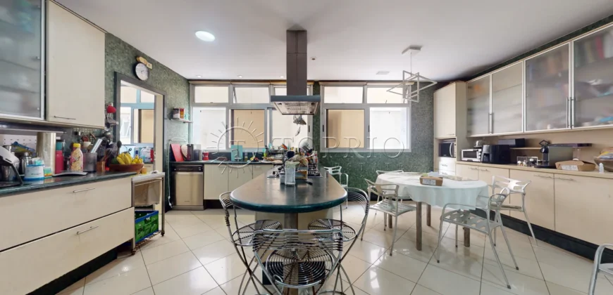 Apartamento linear de 322 m² à venda na Avenida Vieira Souto, em Ipanema,