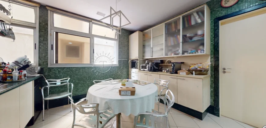 Apartamento linear de 322 m² à venda na Avenida Vieira Souto, em Ipanema,