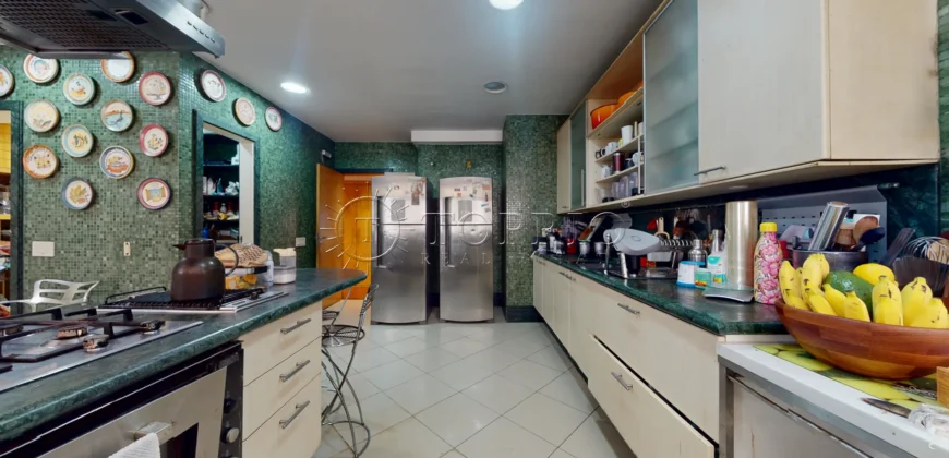 Apartamento linear de 322 m² à venda na Avenida Vieira Souto, em Ipanema,