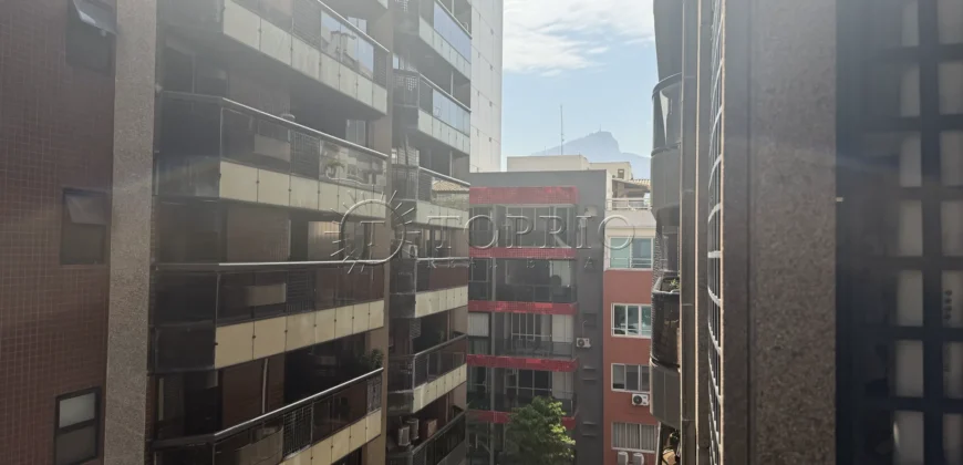 Apartamento 94 m² reformado com vista mar à venda em Ipanema