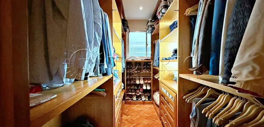 Apartamento de 180 m² no Leblon com 3 quartos e 2 vagas