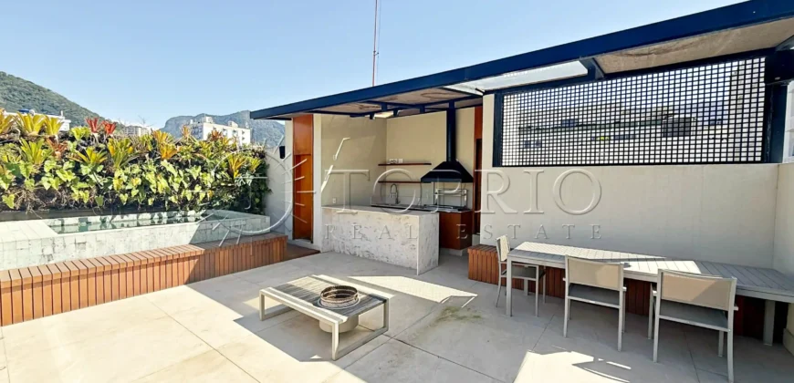 Cobertura triplex de 264 m² no Leblon com piscina e vista para o Morro Dois Irmãos
