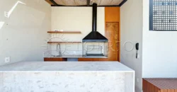 Cobertura triplex de 264 m² no Leblon com piscina e vista para o Morro Dois Irmãos