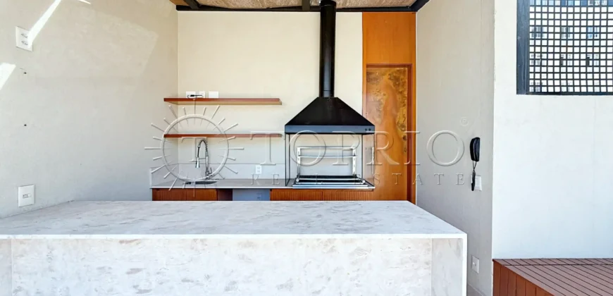 Cobertura triplex de 264 m² no Leblon com piscina e vista para o Morro Dois Irmãos