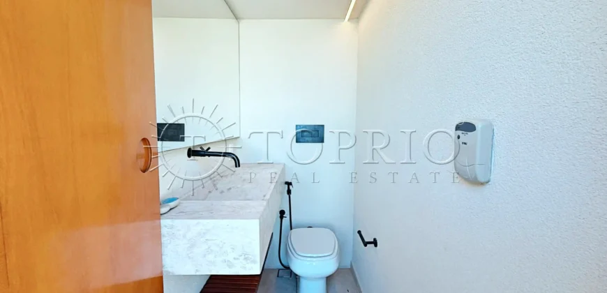Cobertura triplex de 264 m² no Leblon com piscina e vista para o Morro Dois Irmãos