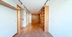 Cobertura triplex de 264 m² no Leblon com piscina e vista para o Morro Dois Irmãos