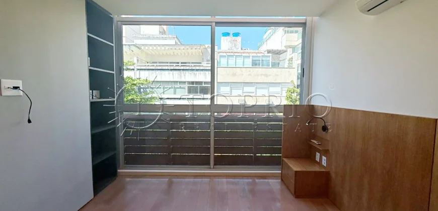 Cobertura triplex de 264 m² no Leblon com piscina e vista para o Morro Dois Irmãos