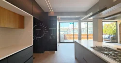 Cobertura triplex de 264 m² no Leblon com piscina e vista para o Morro Dois Irmãos
