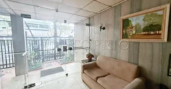 Cobertura triplex de 264 m² no Leblon com piscina e vista para o Morro Dois Irmãos